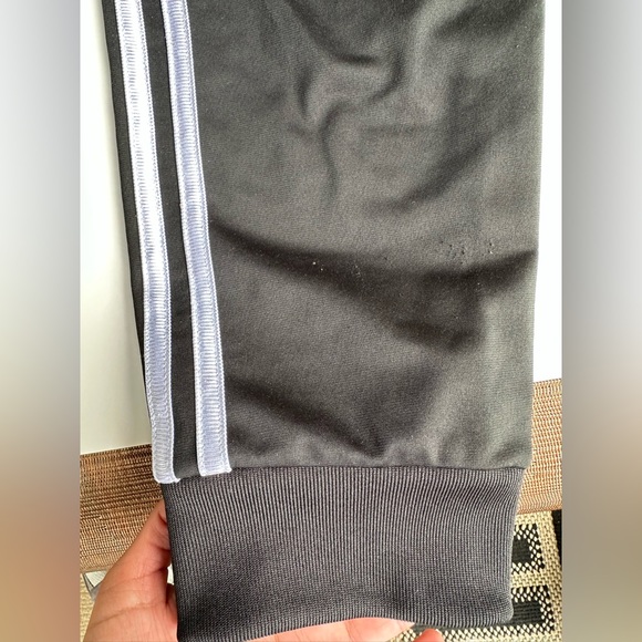 ADIDAS classic track pants (youth) - Picture 7 of 9